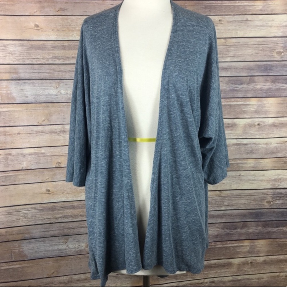 🎉FINAL SALE🎉 Lindsay Kimono- lularoe